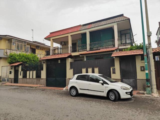Villa in vendita a Arzano NA