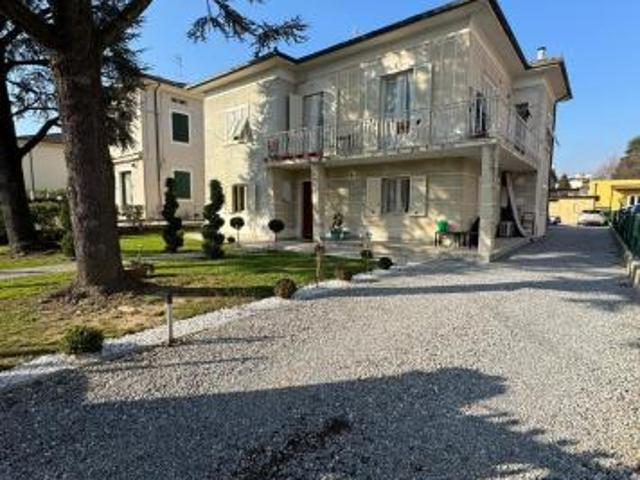 Villa in vendita a Arancio Lucca 270 mq Rif: 1398760
