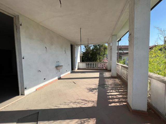 Villa in vendita a Arancio Lucca in Nuovo/in costruzione composto da 10vani