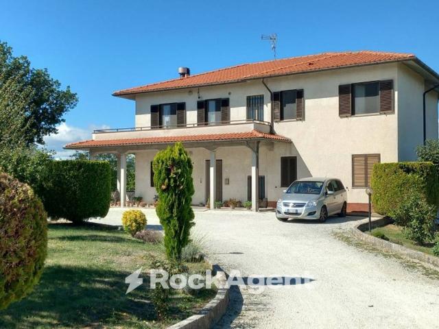 Villa in vendita a Arcevia AN