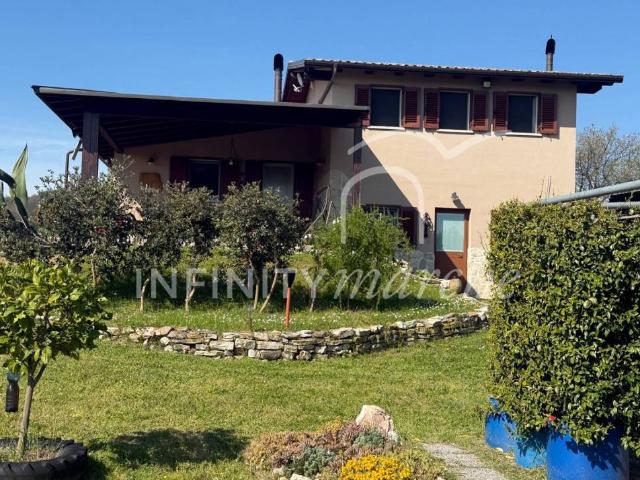 Villa in vendita a Arcevia AN