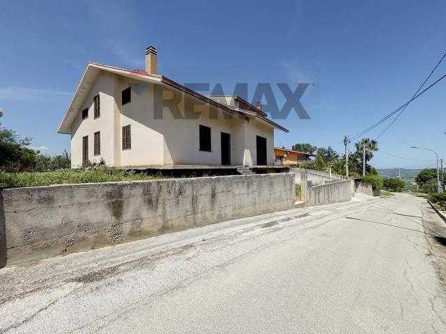 Villa in vendita a Archi