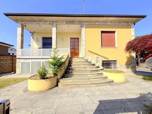 Villa in vendita a Arconate MI