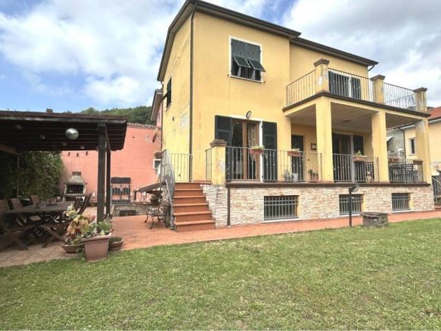 Villa in vendita a Arcola SP