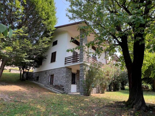 Villa in vendita a Ardenno
