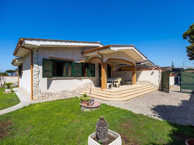 Villa in vendita a Ardea