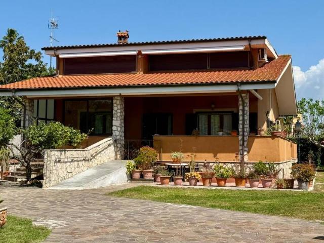 Villa in vendita a Ardea RM