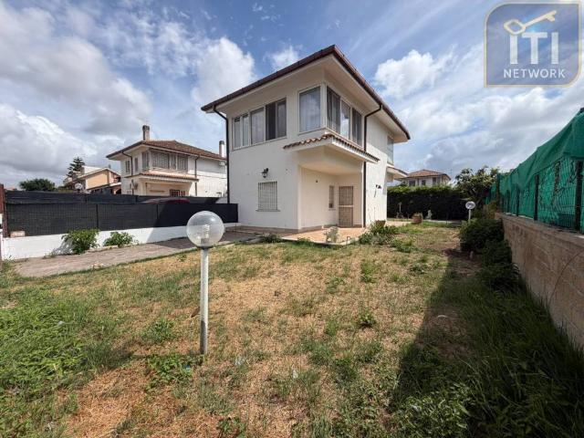 Villa in vendita a Ardea RM