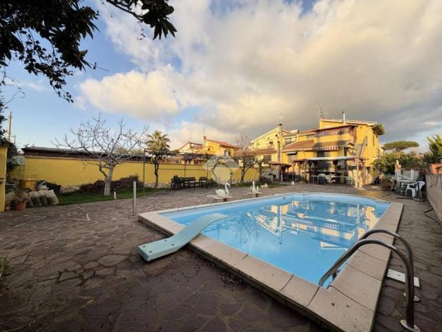 Villa in vendita a Ardea RM