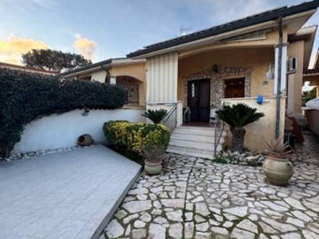 Villa in vendita a Ardea RM