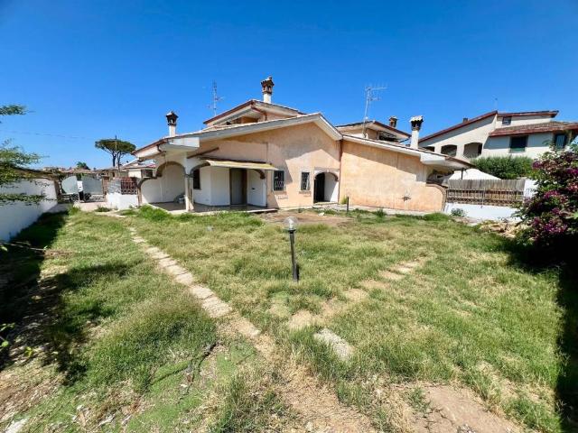 Villa in vendita a Ardea RM