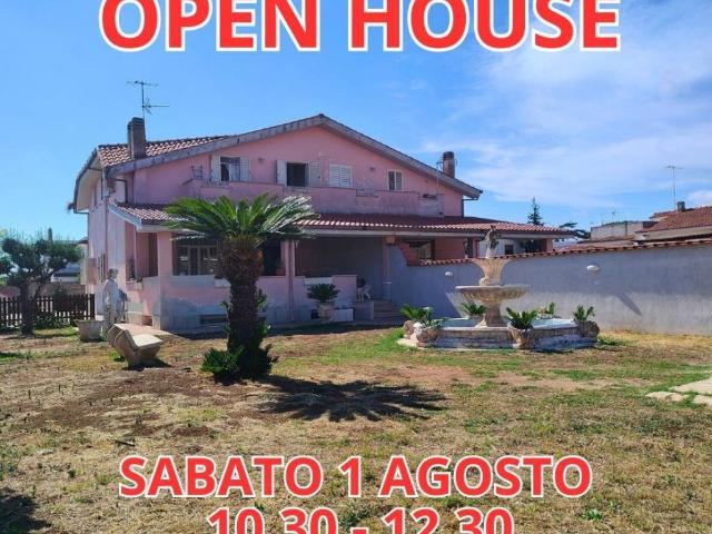 Villa in vendita a Ardea RM