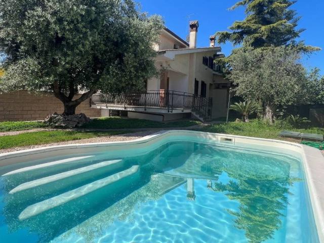 Villa in vendita a Ardea RM