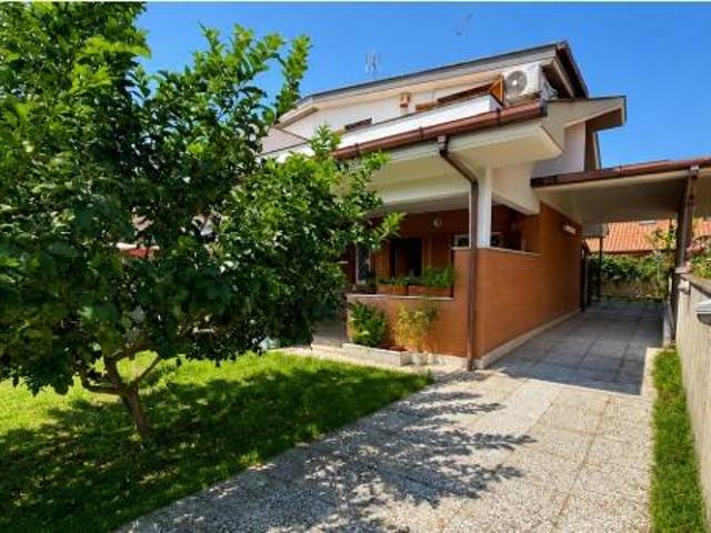 Villa in vendita a Ardea RM