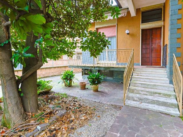 Villa in vendita a Arese MI