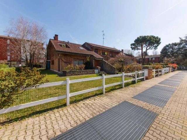 Villa in vendita a Arese MI