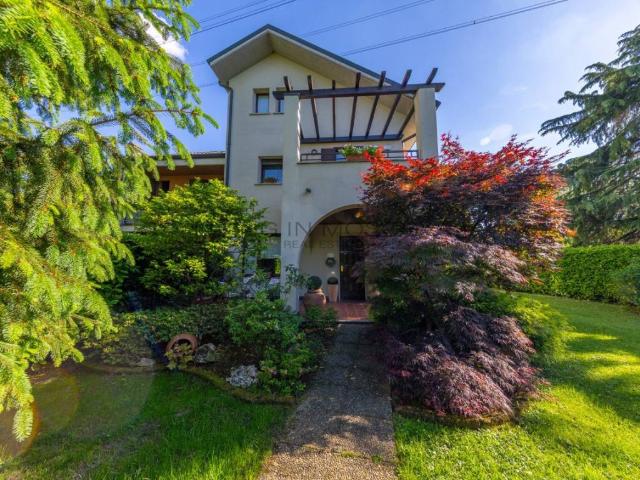 Villa in vendita a Arese MI