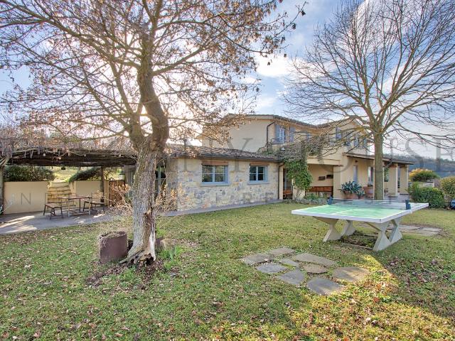 VILLA in VENDITA a AREZZO RIGUTINO / OLMO / RIPA DI OLMO di 8 vani