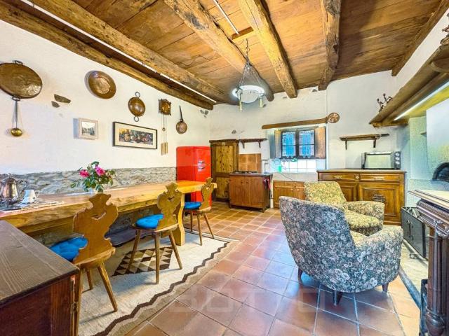 Villa in vendita a Arola VB