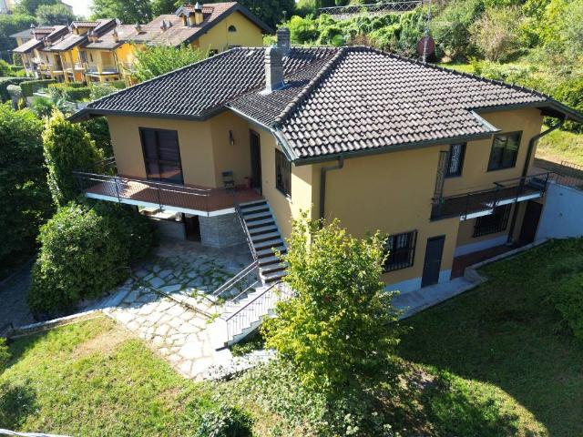 Villa in vendita a Arona NO