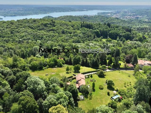 Villa in vendita a Arona NO