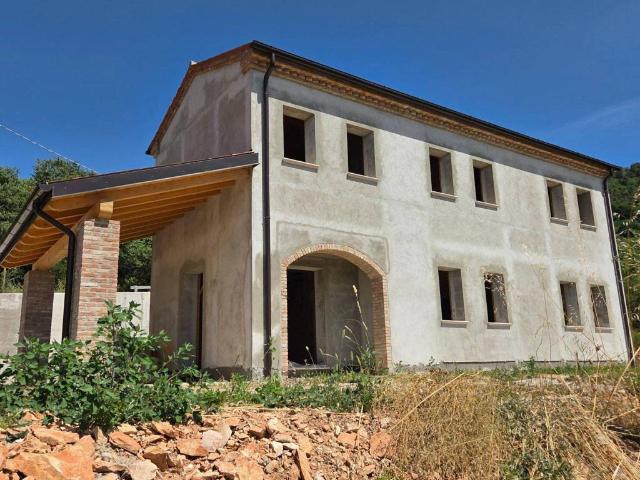 Villa in vendita a Arquà Petrarca PD