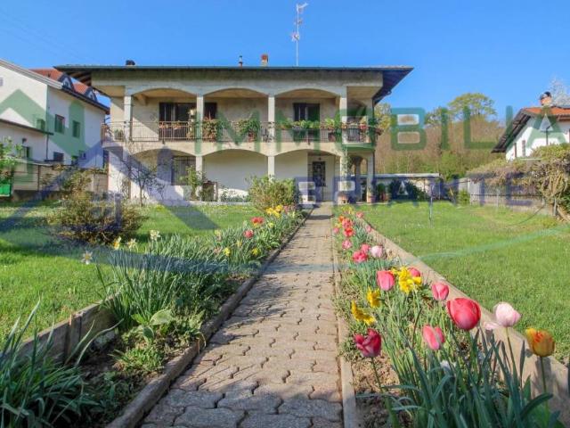 Villa in vendita a Arsago Seprio VA