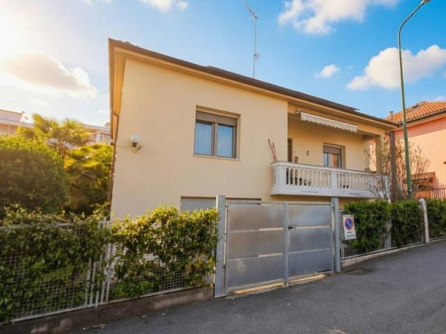 Villa in vendita a Asti AT