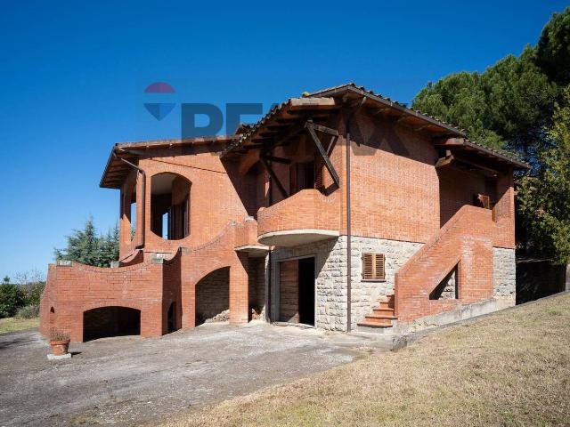 Villa in vendita a Asciano