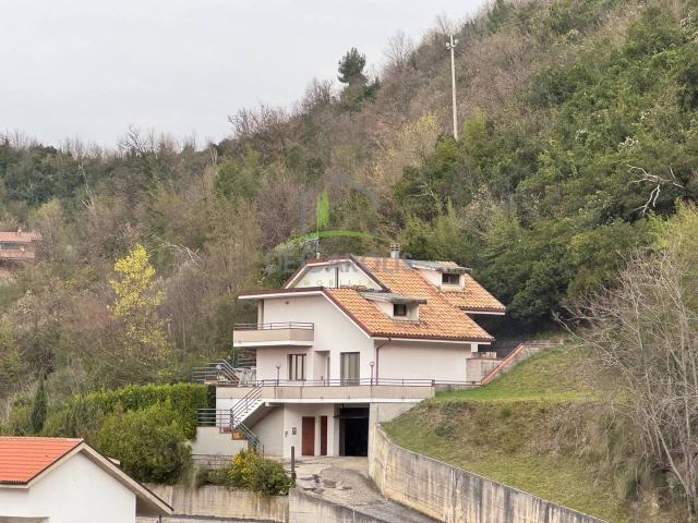 Villa in vendita a Ascoli Piceno