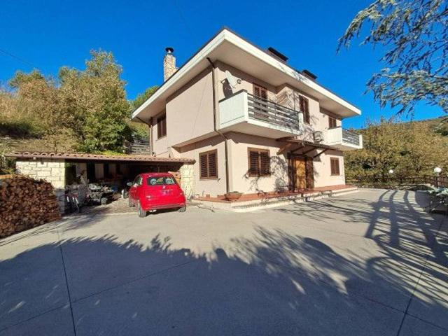 Villa in vendita a Ascoli Piceno