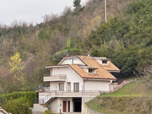 Villa in vendita a Ascoli Piceno AP