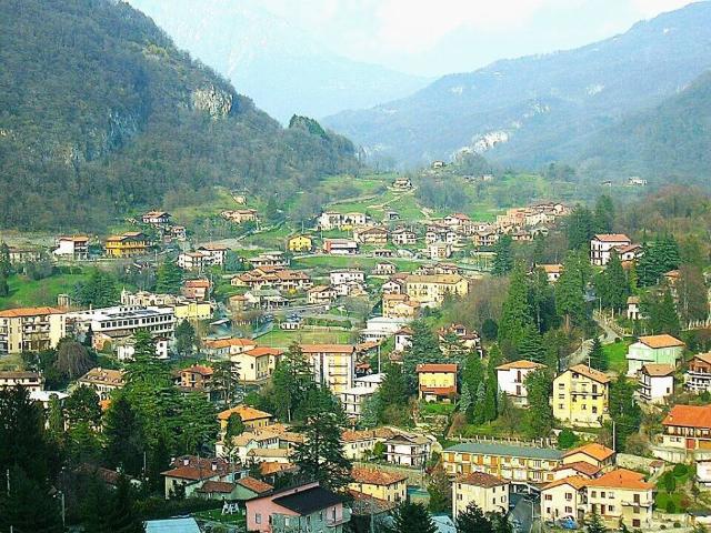 Villa in vendita a Asso CO