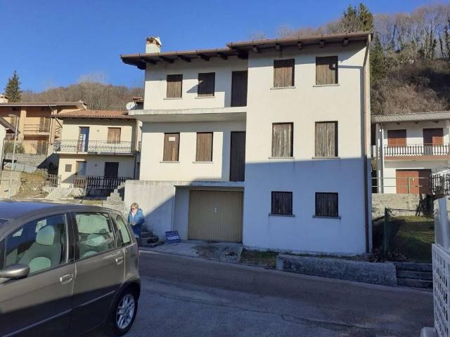 Villa in vendita a Attimis UD