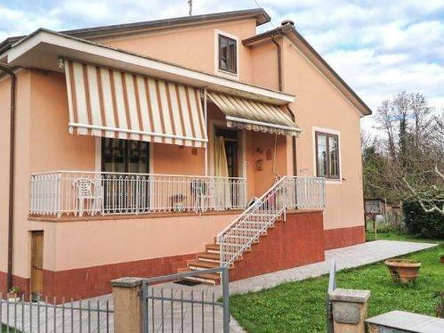 Villa in vendita a Aulla MS