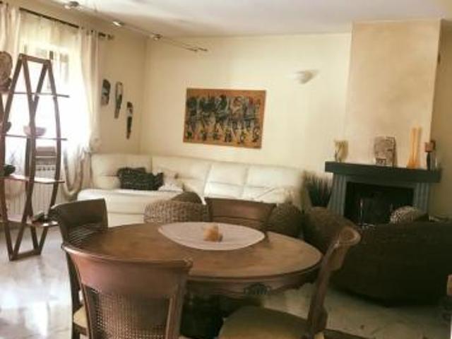 Villa in vendita a Avenza Carrara 300 mq Rif: 1060805