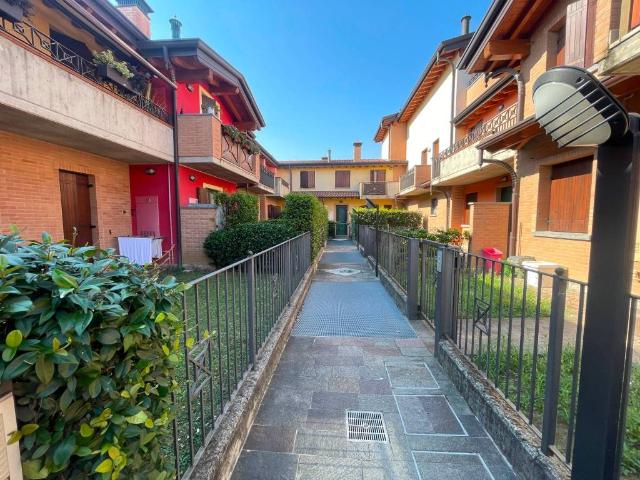 Villa in vendita a Azzano San Paolo BG