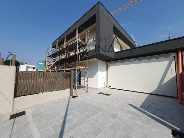 Villa in vendita a Azzano San Paolo BG
