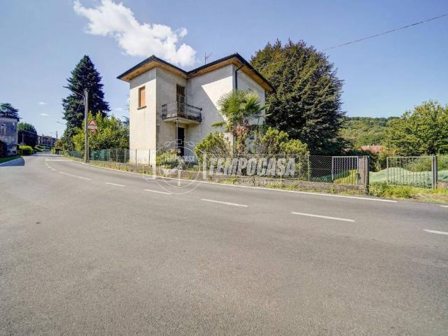 Villa in vendita a Azzate VA