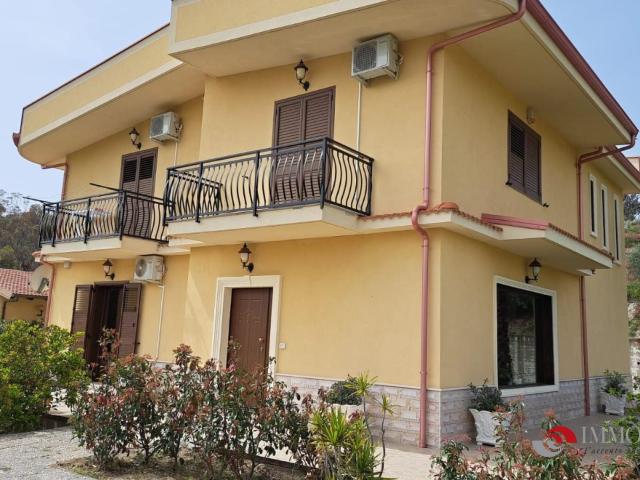 Villa in vendita a Bova Marina