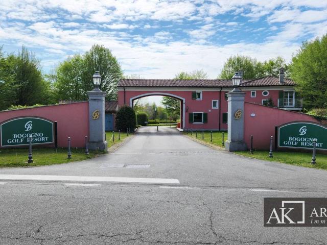 Villa in vendita a Bogogno
