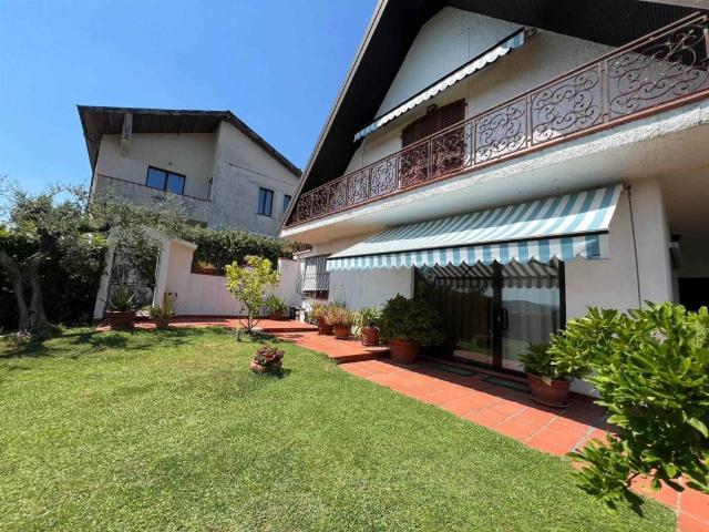 Villa in vendita a Bolano, Ceparana