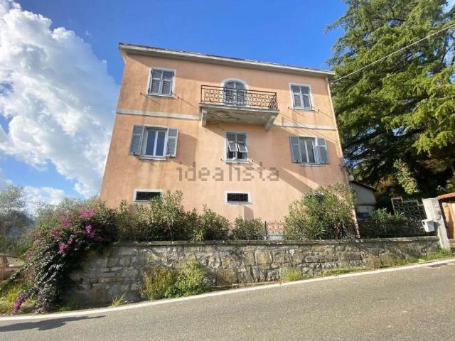 Villa in vendita a Bolano, Ceparana
