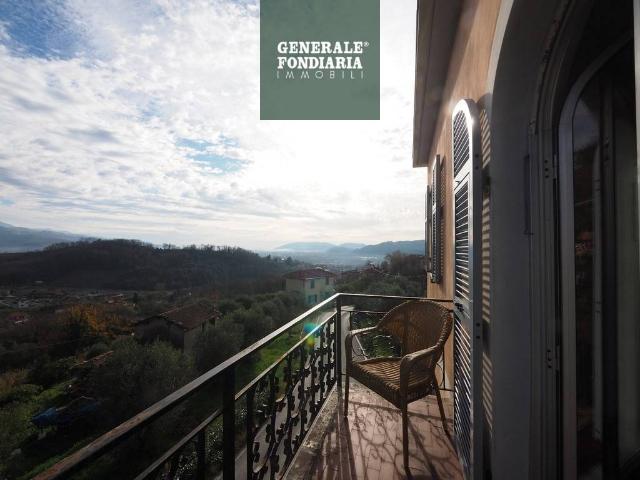 Villa in vendita a Bolano SP