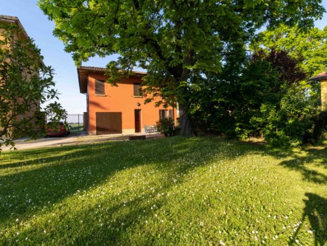 Villa in Vendita a Bologna