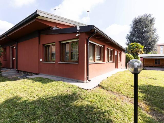 Villa in vendita a Bollate MI