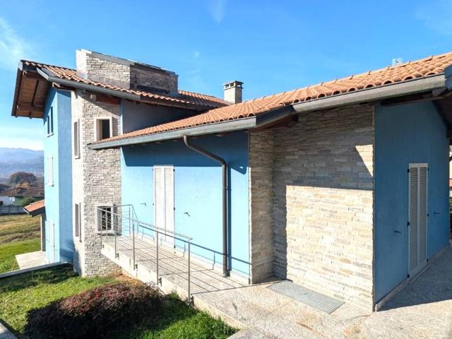 Villa in vendita a Bolzano Novarese NO
