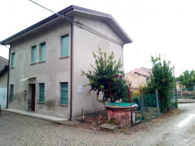 Villa in vendita a Bondeno