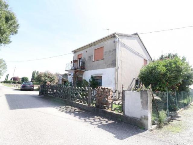 Villa in vendita a Bondeno