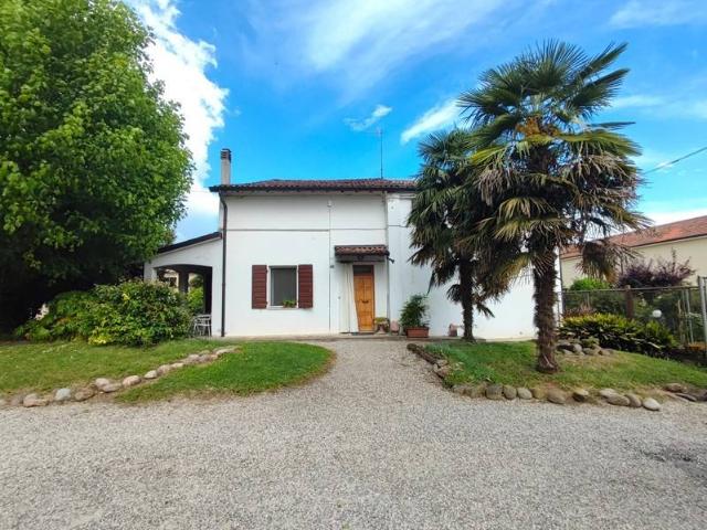 Villa in vendita a Bondeno FE